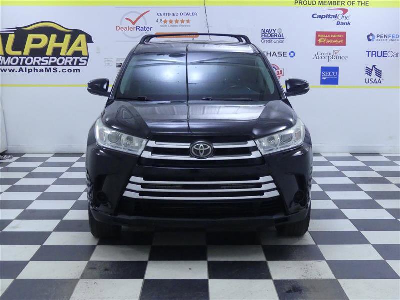Used 2019 Toyota Highlander Plus AWD/4WD image 2