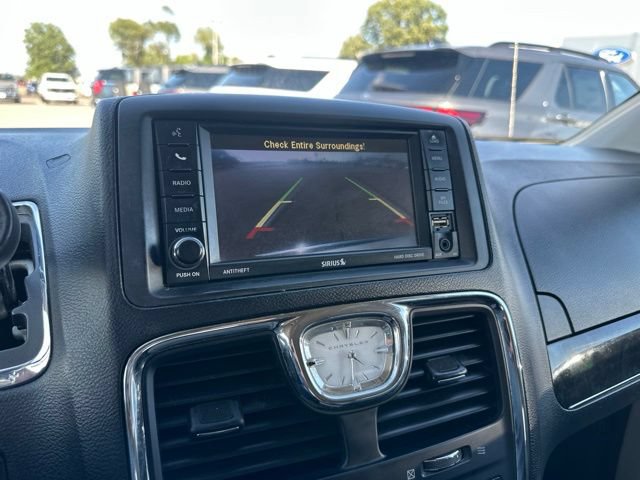 Used 2015 Chrysler Town & Country Touring FWD image 42