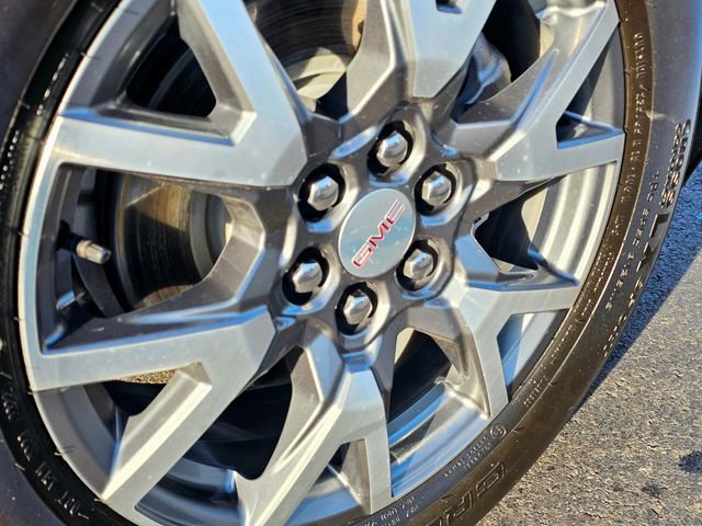 Used 2023 GMC Acadia SLT w/ Technology Package image 7