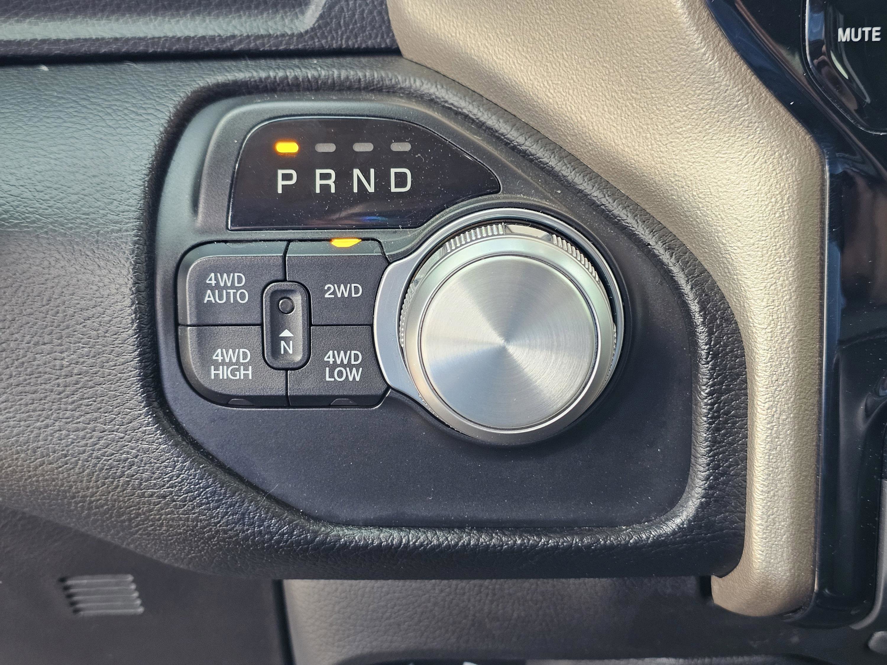 Used 2019 RAM 1500 Laramie AWD/4WD image 26