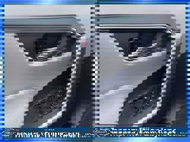 Used 2021 Toyota RAV4 XLE w/ Convenience Package image 17