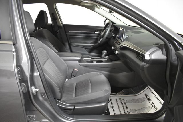 Used 2025 Nissan Altima 2.5 SV FWD image 34