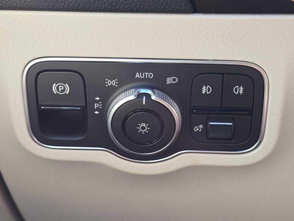 New 2026 Mercedes-Benz GLA 250 4MATIC image 37