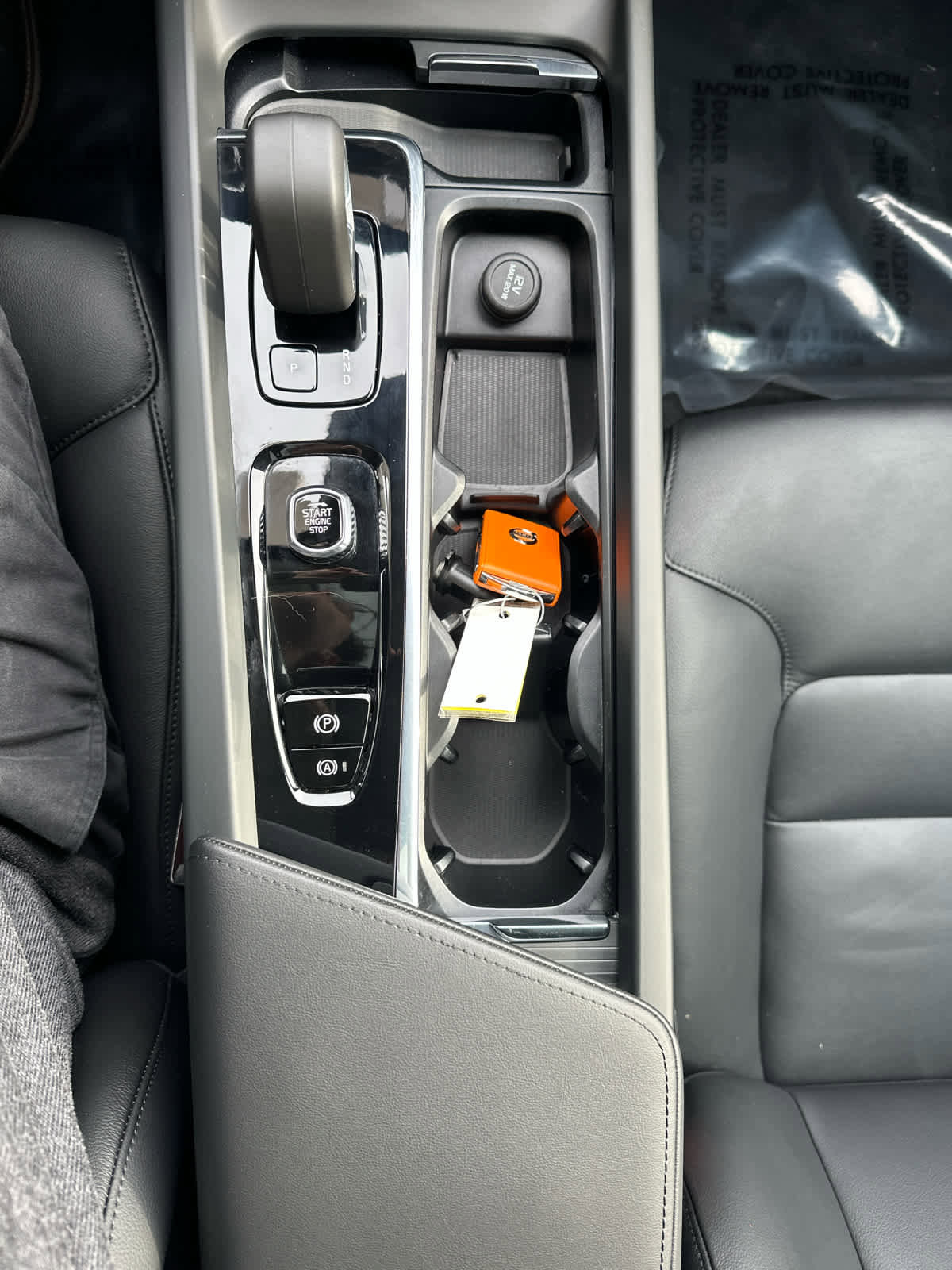 Used 2024 Volvo XC60 B5 Core w/ Protection Package Premier image 23