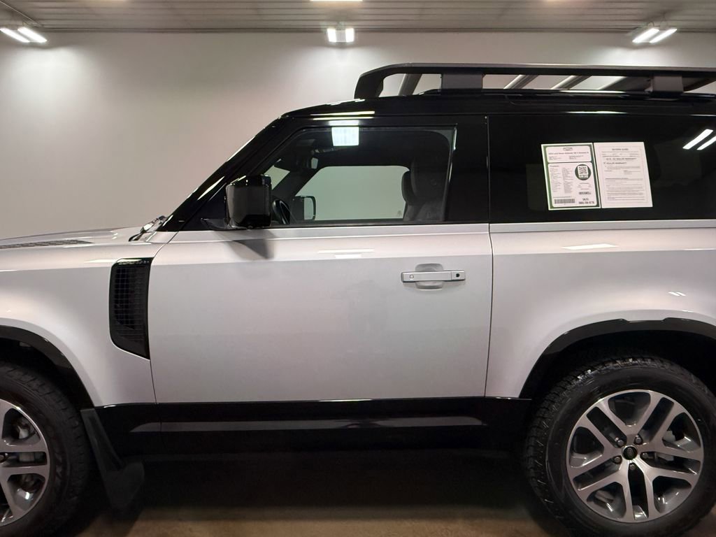 Used 2022 Land Rover Defender 90 X-Dynamic S AWD/4WD image 34