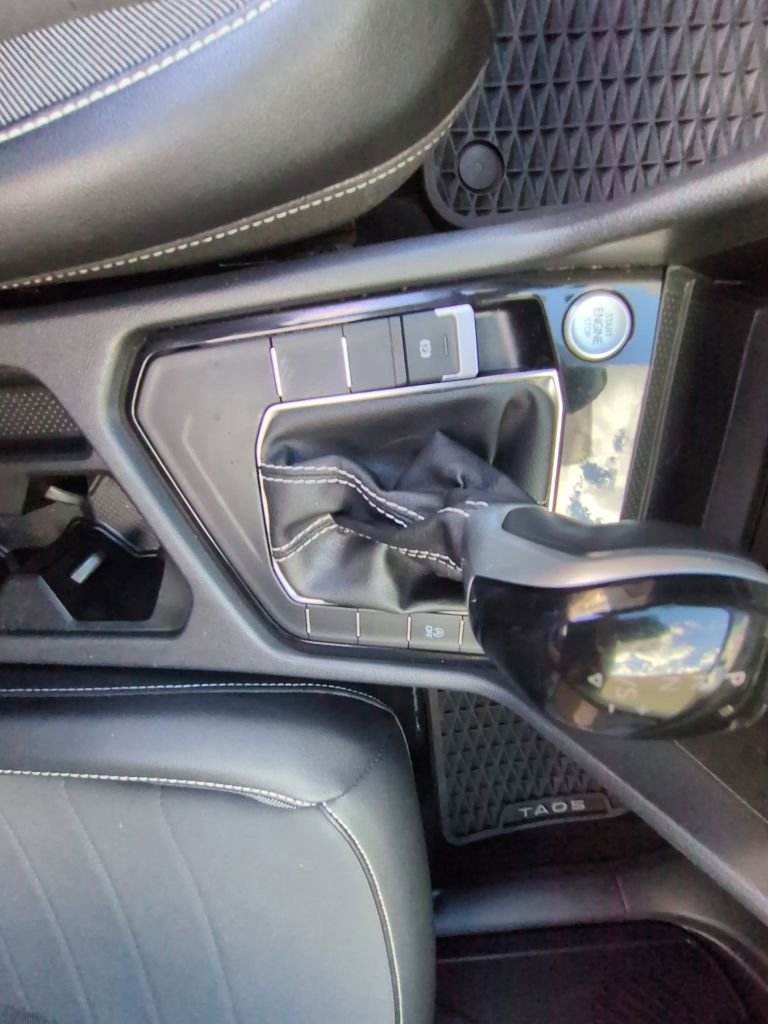 Used 2023 Volkswagen Taos SE image 19