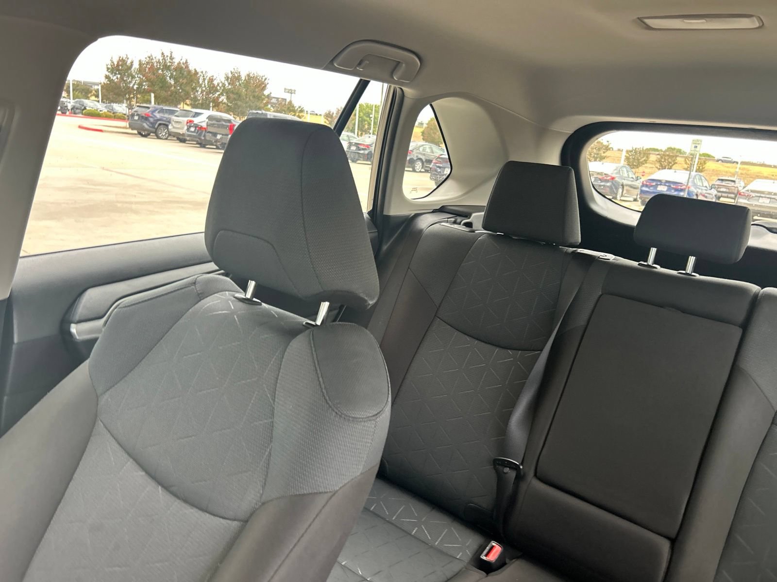 Used 2025 Toyota RAV4 XLE FWD image 22