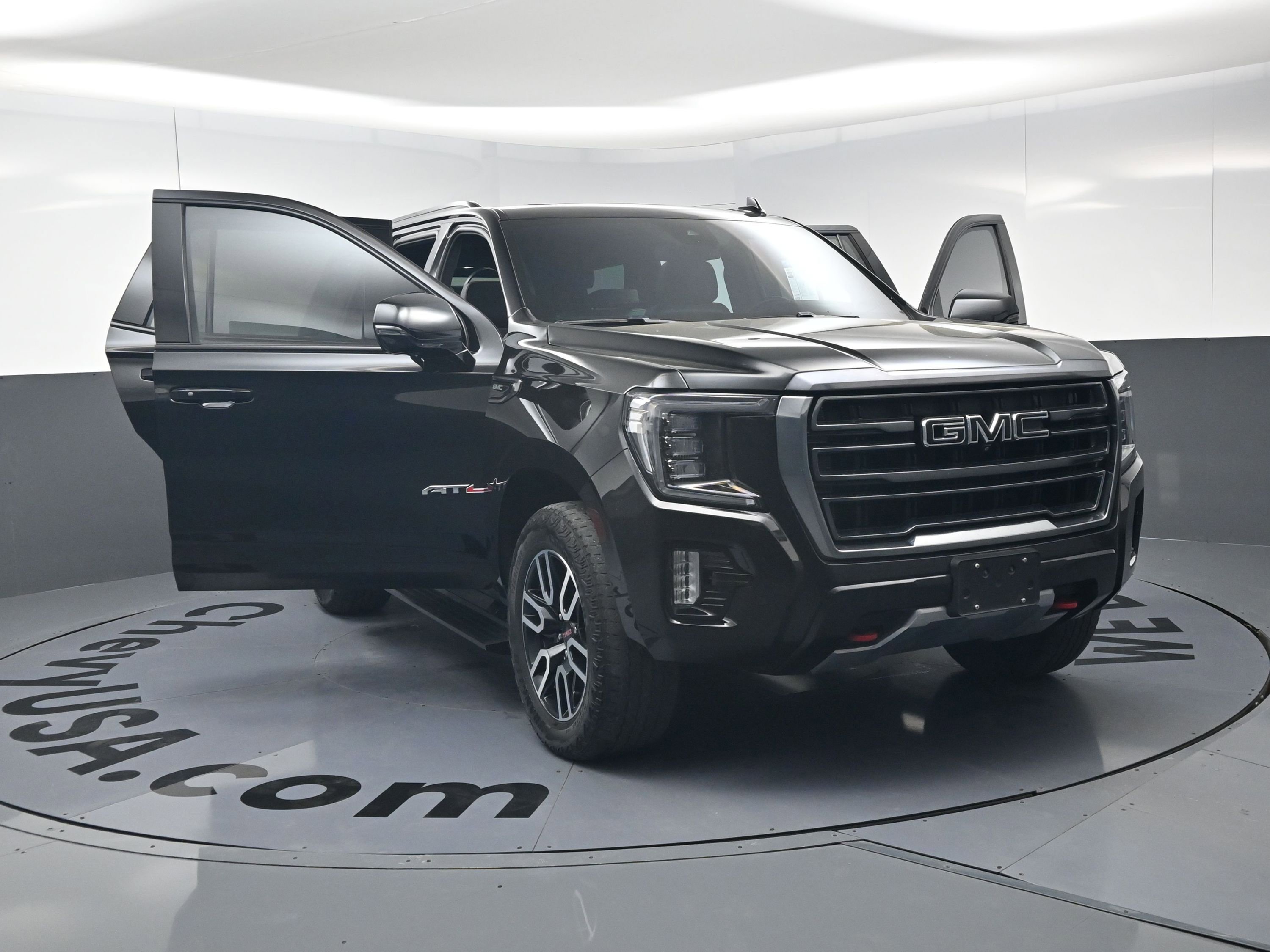 Used 2024 GMC Yukon AT4 w/ Technology Package image 24