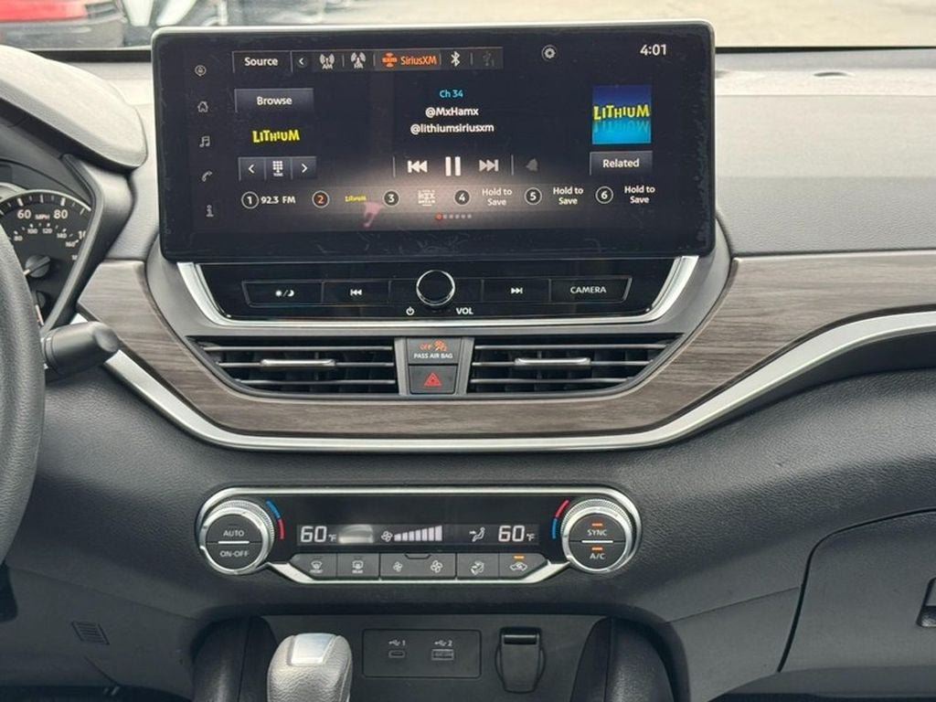 Used 2025 Nissan Altima 2.5 SV w/ SV Special Edition Package FWD image 15