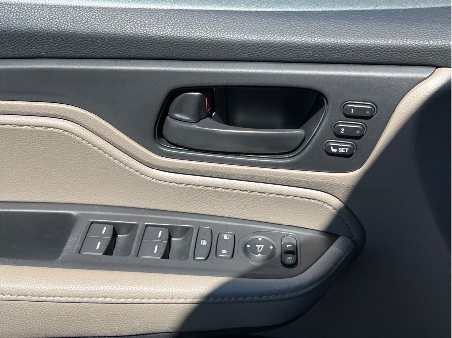 Used 2018 Honda Odyssey EX-L image 18