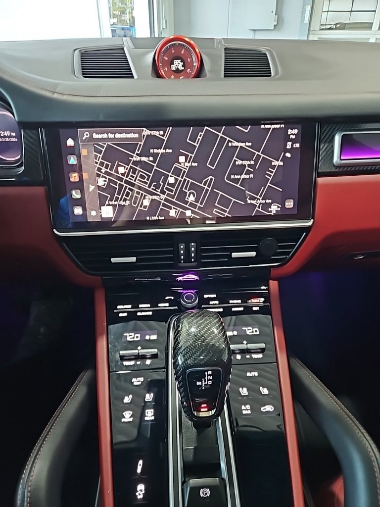 Used 2022 Porsche Cayenne Coupe image 33