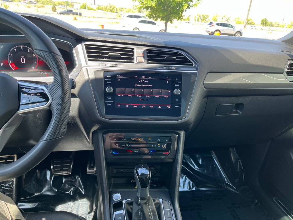 Certified 2024 Volkswagen Tiguan SE R-Line AWD/4WD image 19
