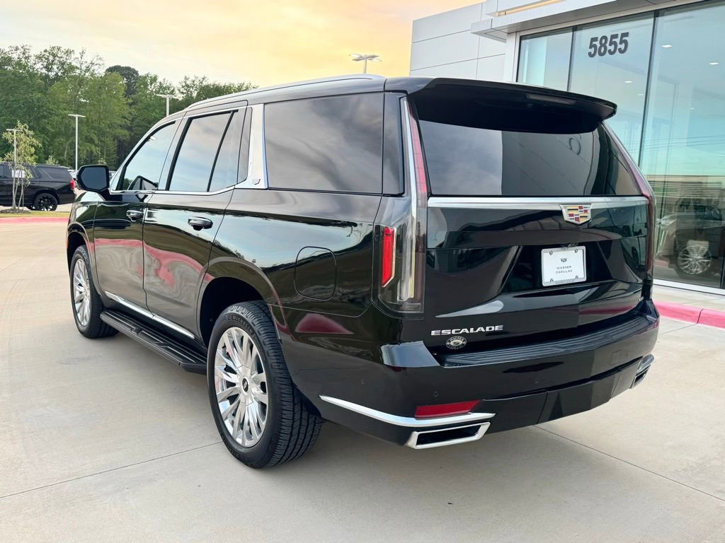 Used 2021 Cadillac Escalade Premium Luxury RWD image 3