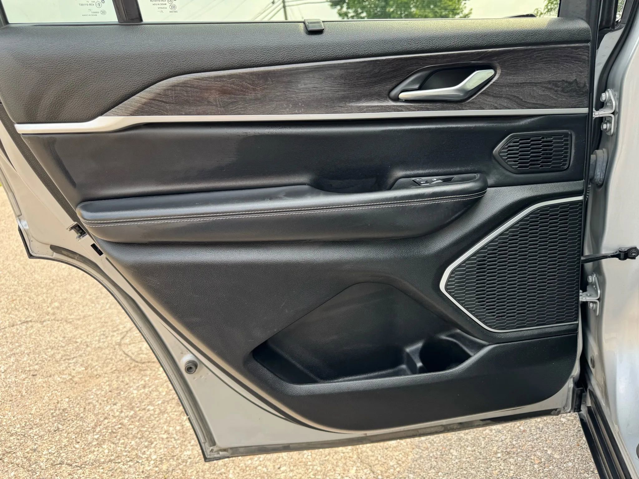 Used 2021 Jeep Grand Cherokee L Limited w/ Luxury Tech Group II image 39