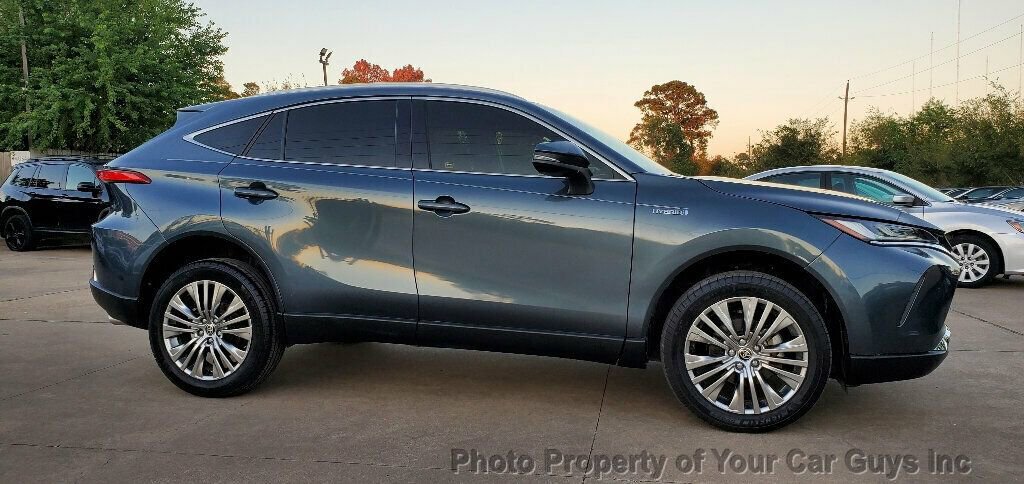 Used 2021 Toyota Venza XLE w/ Softex Package image 8