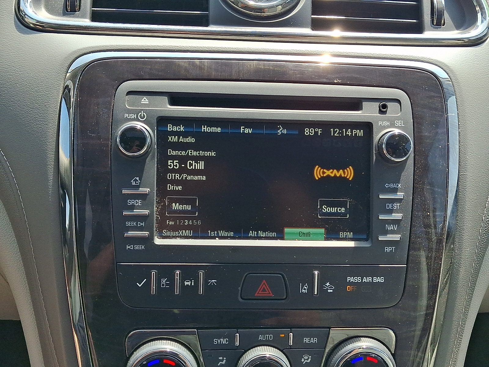 Used 2017 Buick Enclave Premium w/ Experience Buick Package FWD image 18
