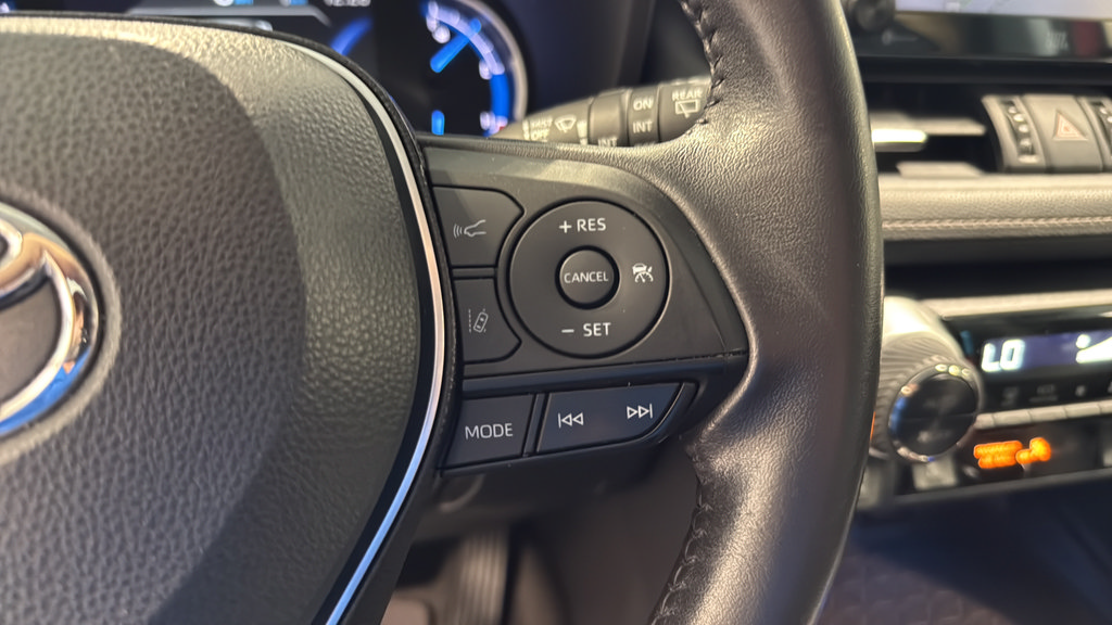 Used 2020 Toyota RAV4 Limited w/ Carpet Mat Package AWD/4WD image 25