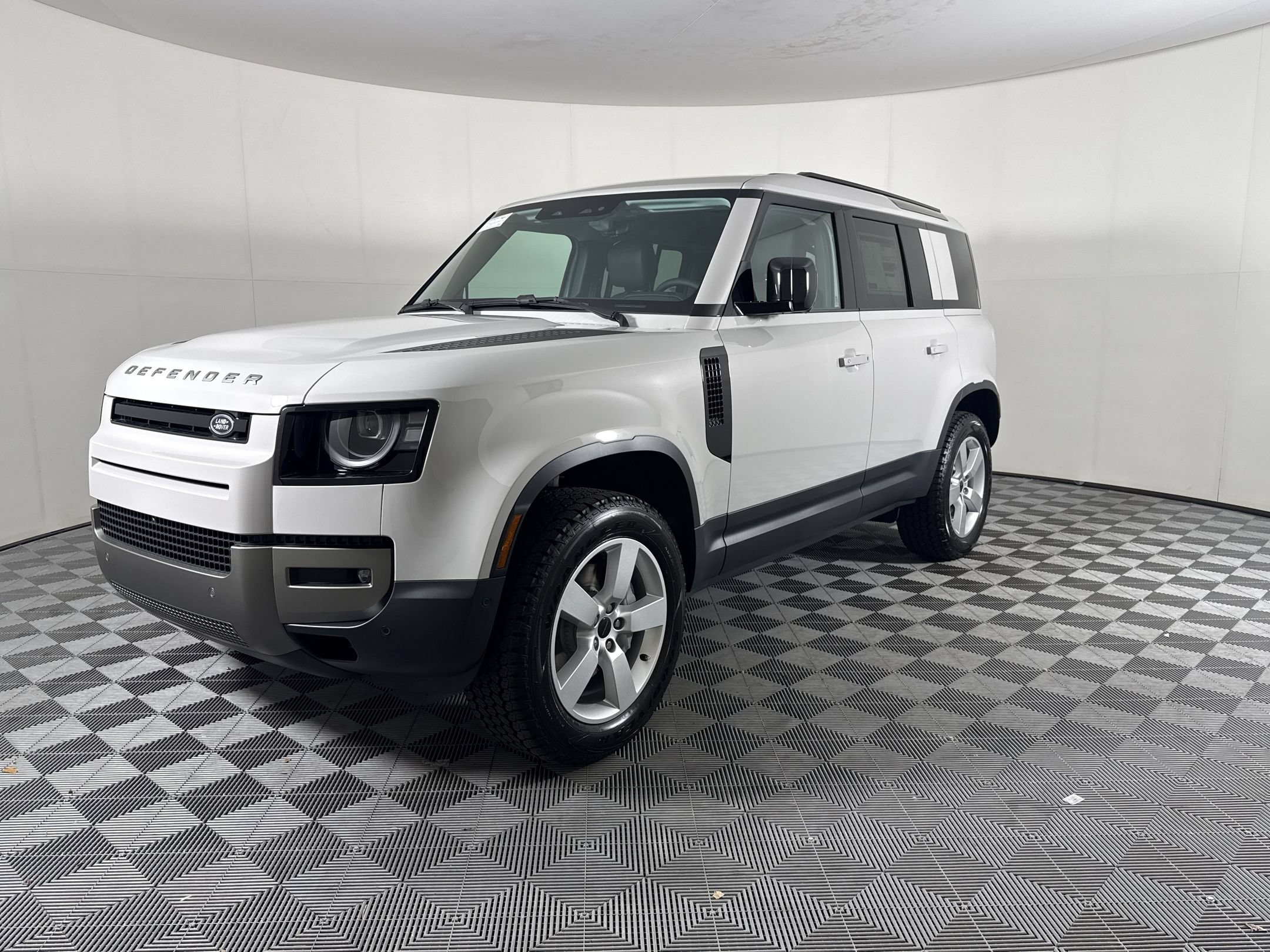 New 2026 Land Rover Defender 110 S AWD/4WD image 1