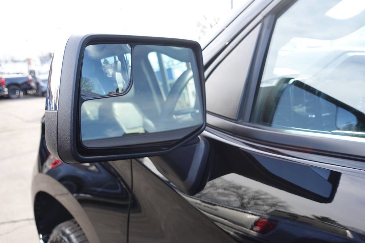 Used 2024 Chevrolet Silverado 1500 LT AWD/4WD image 14