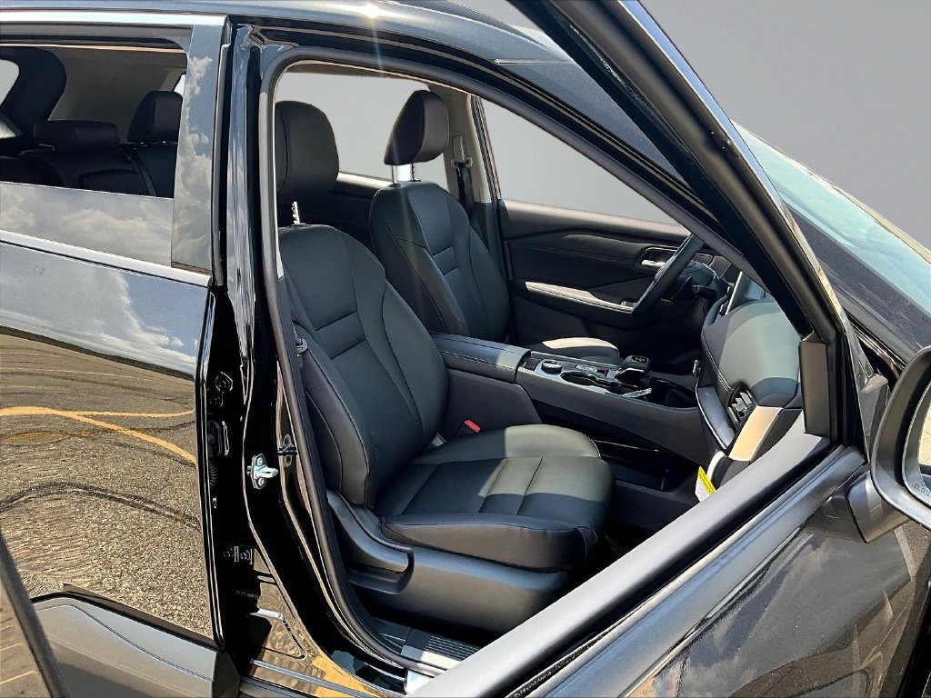 New 2026 Nissan Rogue Dark Armor AWD/4WD image 10