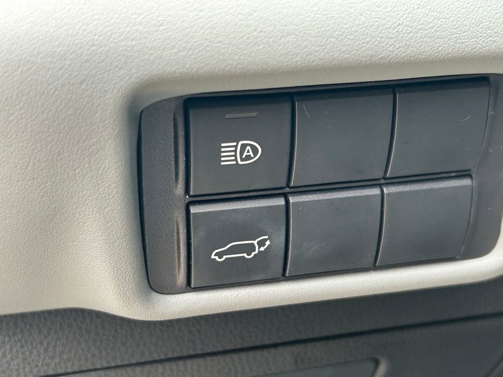 Used 2023 Toyota Highlander XLE image 23