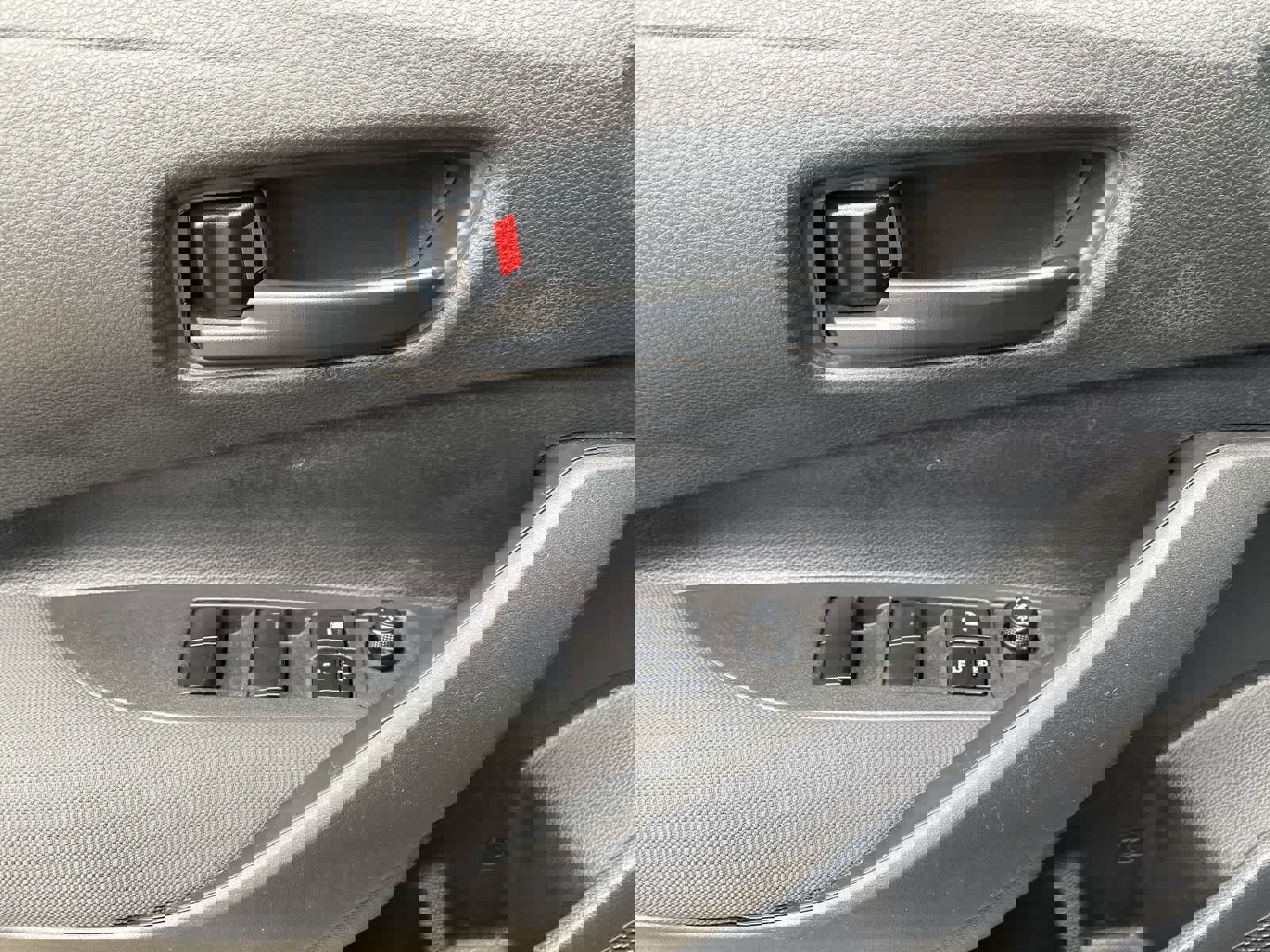 Used 2025 Toyota Corolla LE image 18