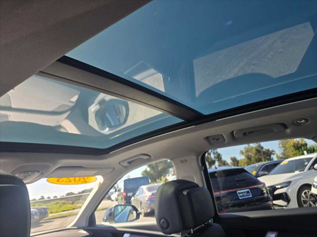 Used 2023 Audi Q5 e Premium w/ Convenience Package image 21