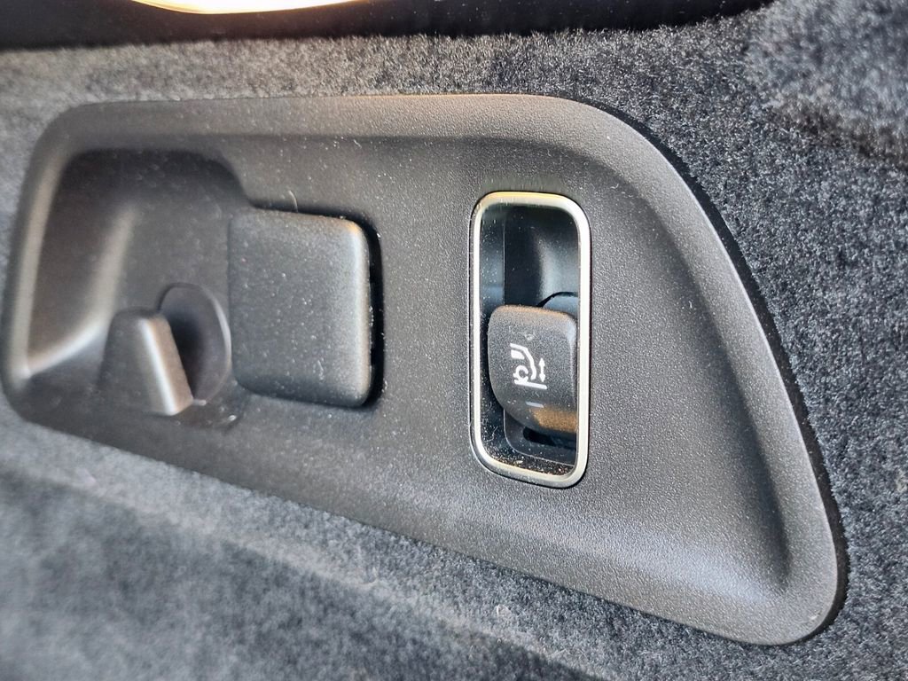 Used 2023 Mercedes-Benz GLE 53 AMG 4MATIC Coupe image 33