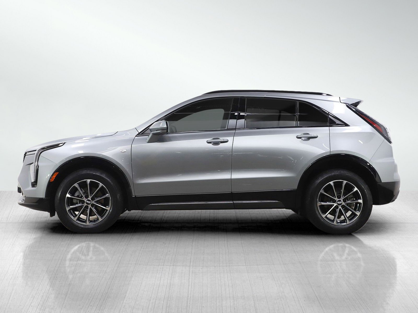 Used 2025 Cadillac XT4 Sport AWD/4WD image 2