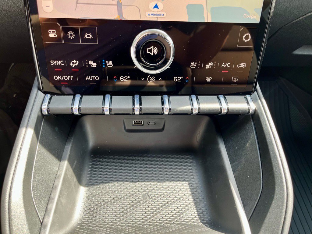 New 2026 GMC Terrain Denali w/ LPO, Floor Liner Package image 31