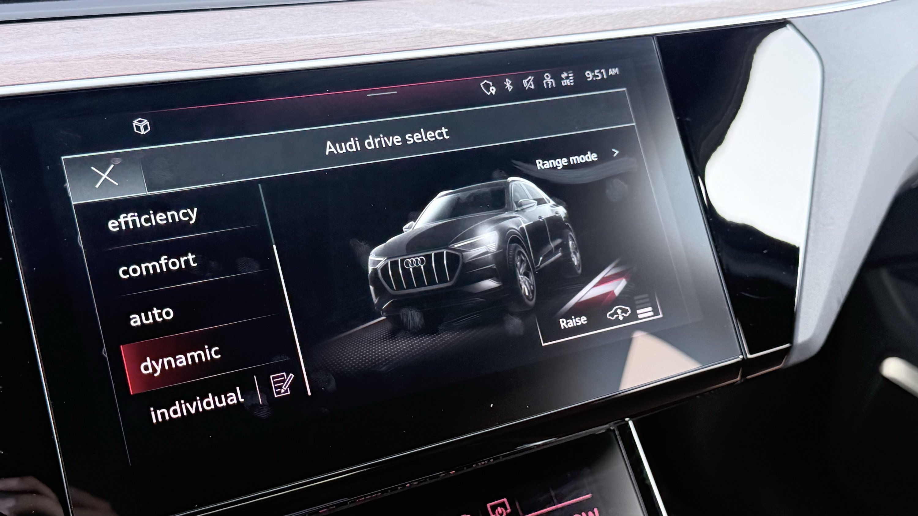 Used 2024 Audi Q8 e-tron Premium Plus w/ Premium Plus Package AWD/4WD image 76