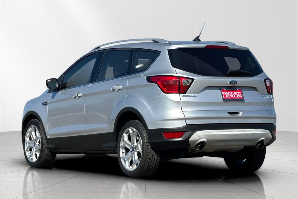 Used 2019 Ford Escape Titanium FWD image 4