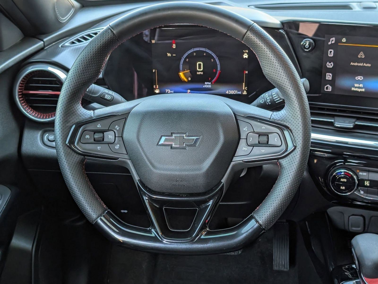 Used 2024 Chevrolet Trax RS w/ Sunroof Package image 17