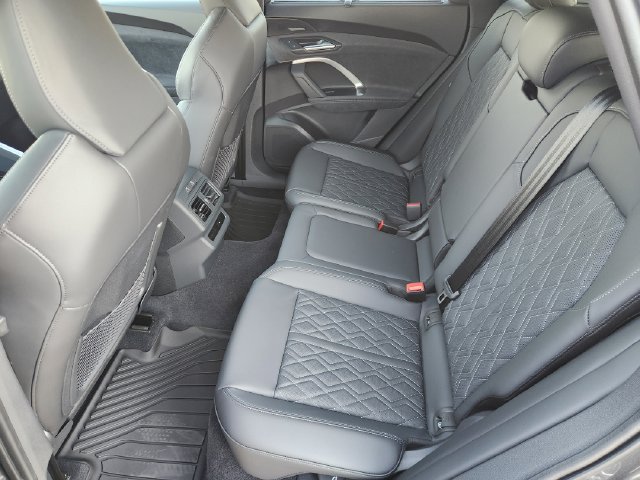Used 2026 Audi SQ5 Premium Plus AWD/4WD image 24