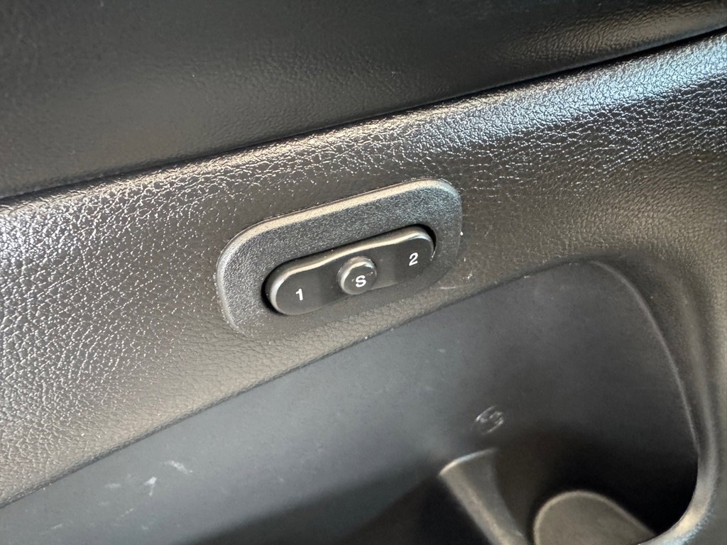 Used 2021 Jeep Grand Cherokee Limited w/ Luxury Group II image 6