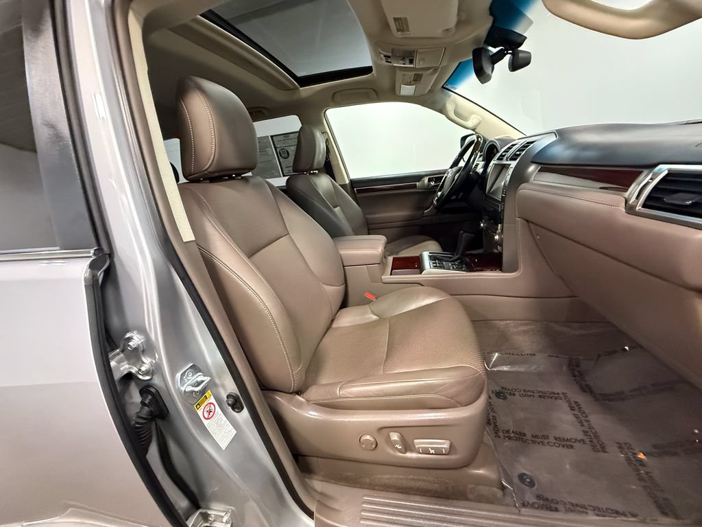 Used 2017 Lexus GX 460 Luxury AWD/4WD image 13