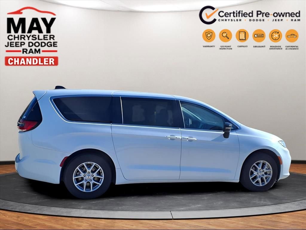 Used 2024 Chrysler Pacifica Touring-L FWD image 20