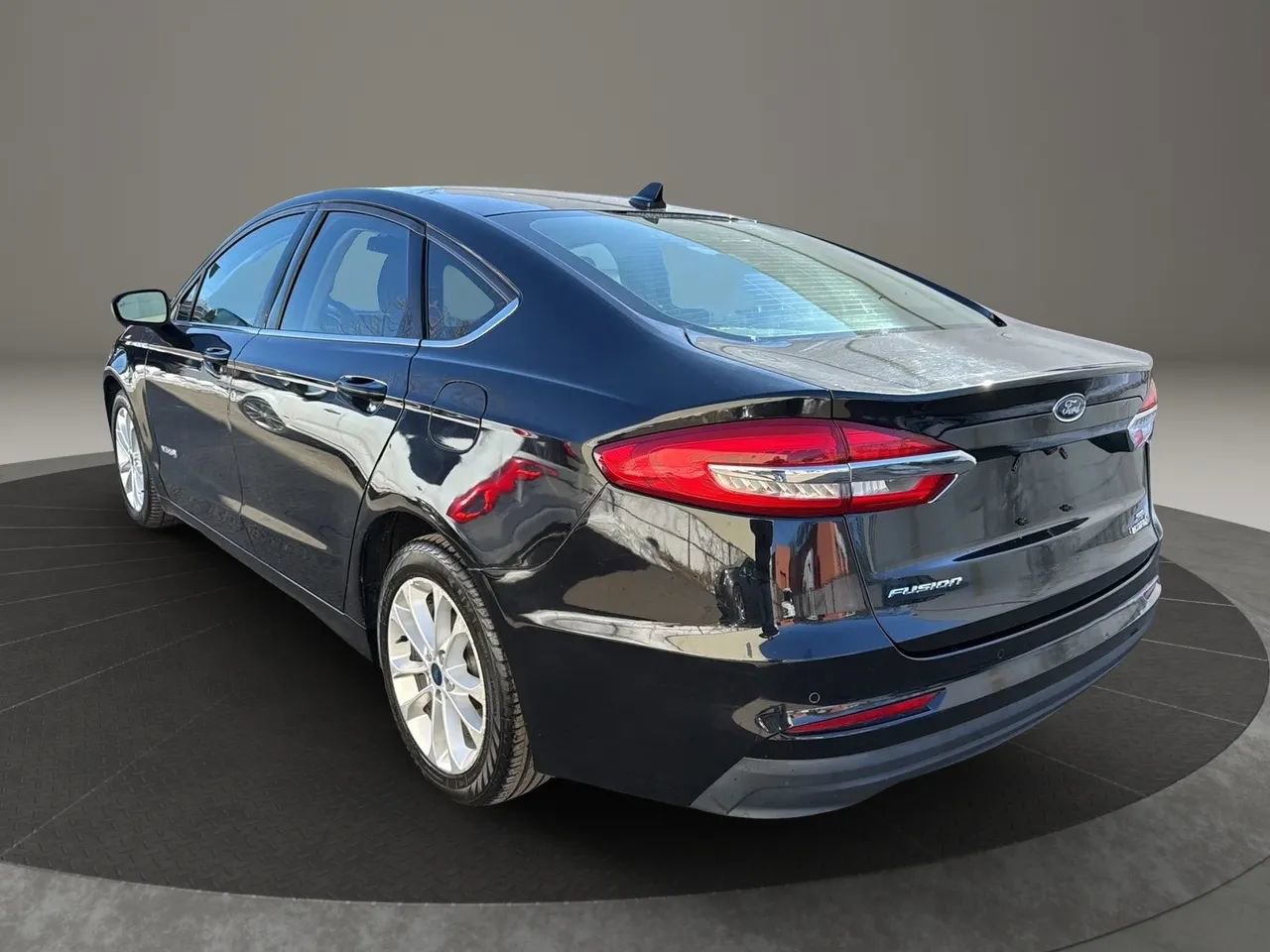 Used 2019 Ford Fusion SE image 7