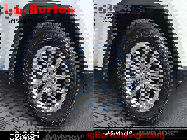 Used 2022 Jeep Grand Cherokee Laredo E image 8