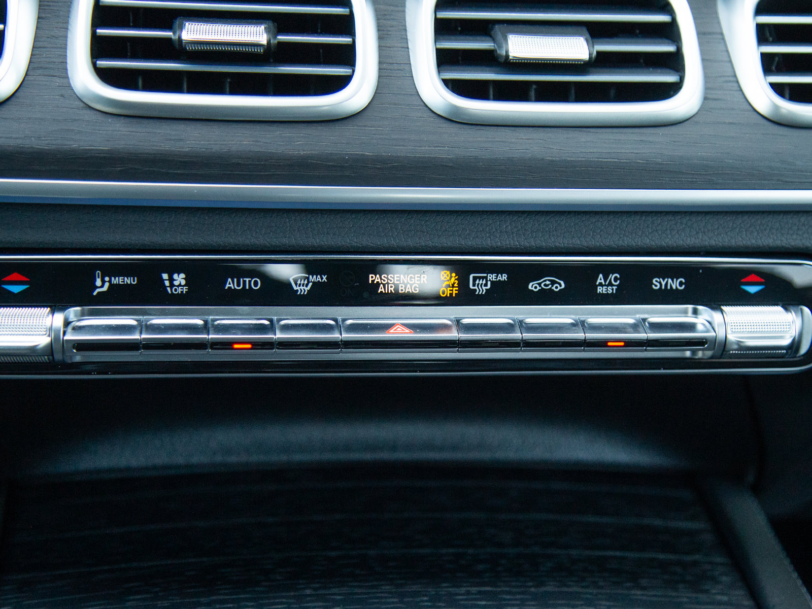 Used 2024 Mercedes-Benz GLS 450 4MATIC image 24