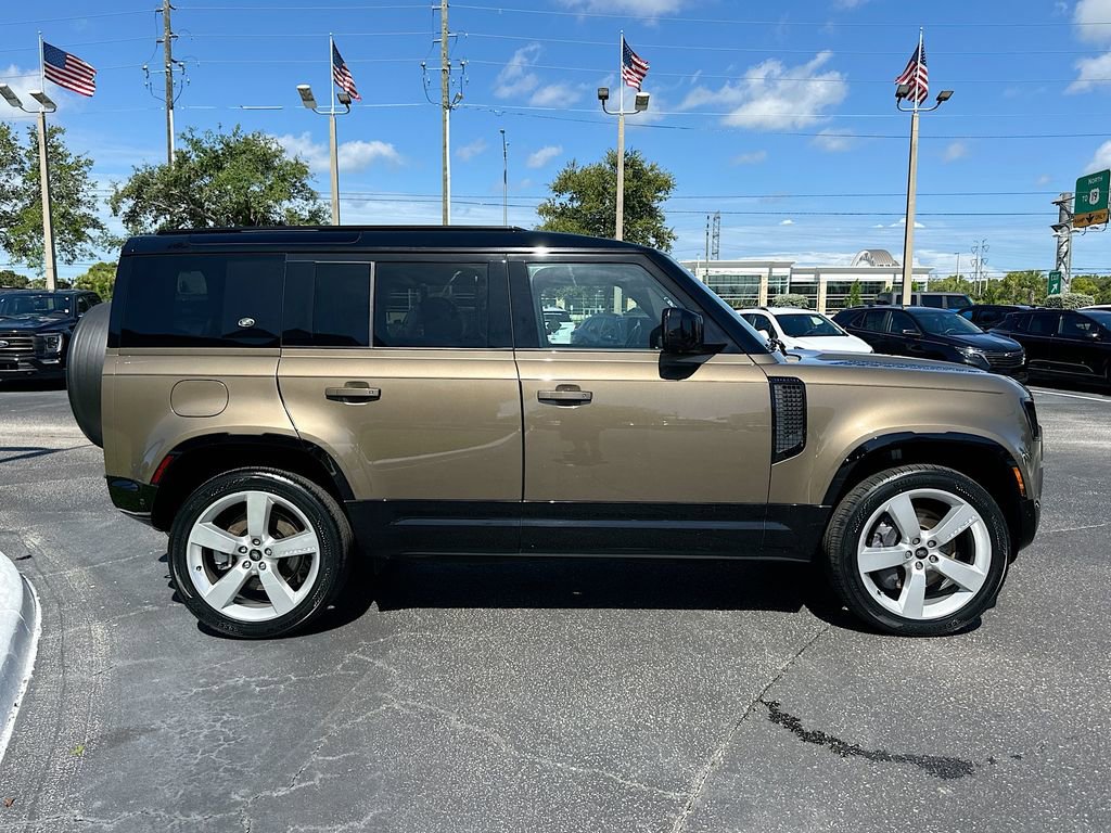 Used 2022 Land Rover Defender 110 X-Dynamic HSE image 5