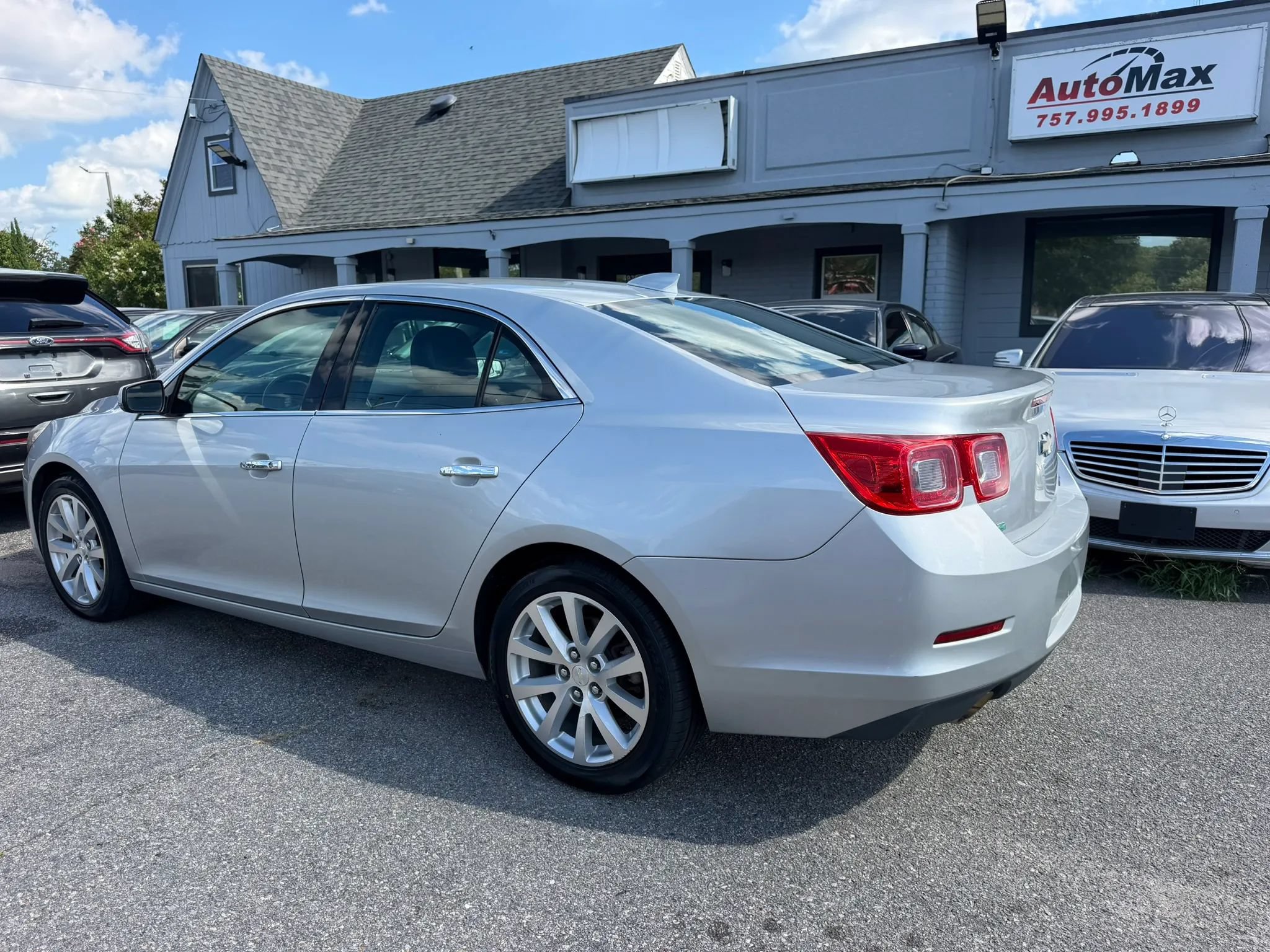 Used 2016 Chevrolet Malibu LTZ FWD image 3