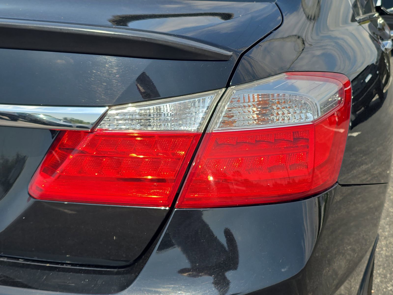 Used 2015 Honda Accord EX-L image 8