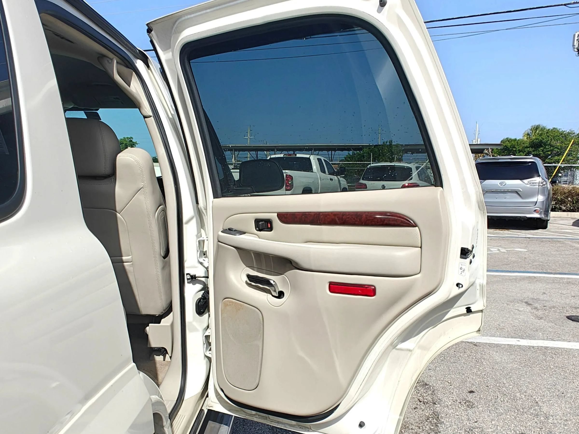 Used 2005 Cadillac Escalade 2WD image 17