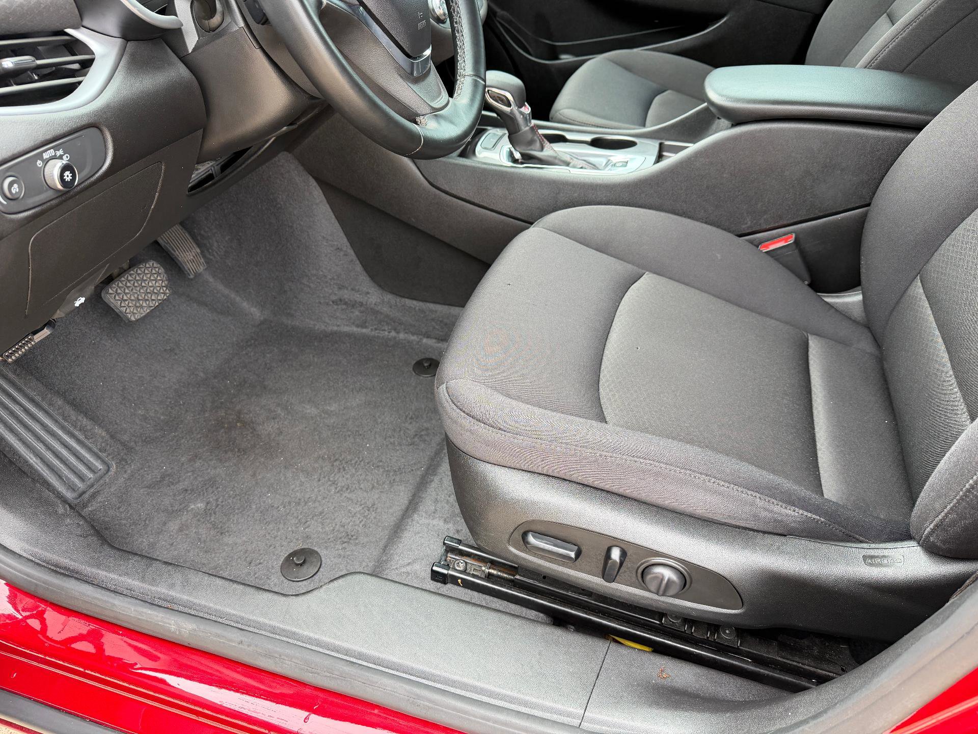 Used 2023 Chevrolet Malibu RS w/ LPO, Floor Liner Package FWD image 18