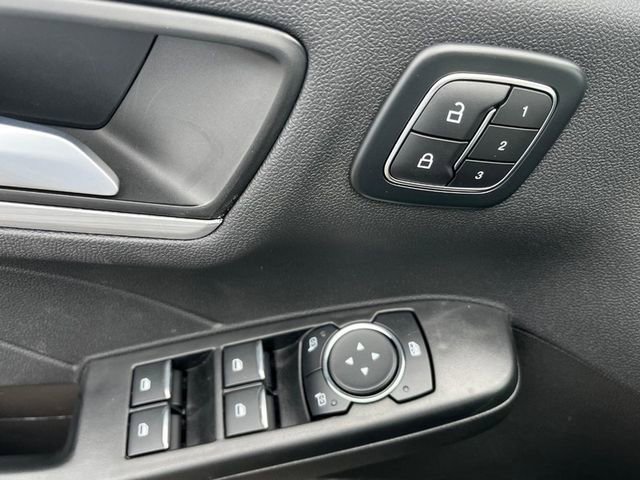 New 2024 Ford Escape SE w/ PHEV Premium Package image 9