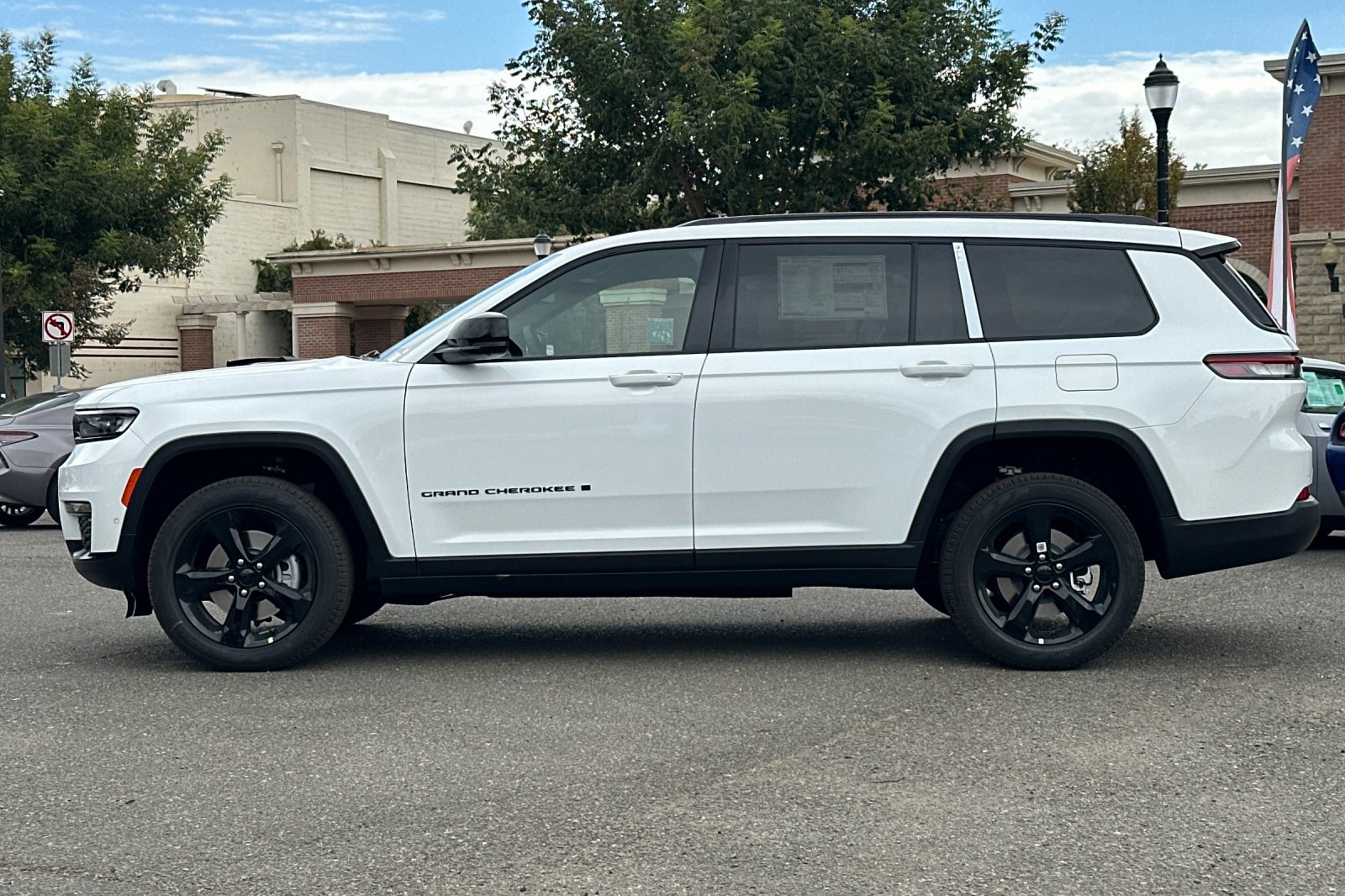 New 2025 Jeep Grand Cherokee L Limited w/ Luxury Tech Group II image 6