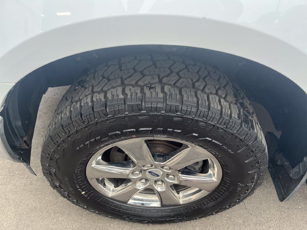 Used 2020 Ford F150 XLT w/ Equipment Group 302A Luxury AWD/4WD image 32