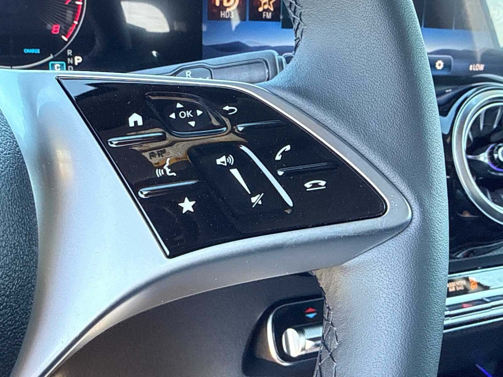New 2026 Mercedes-Benz GLB 250 4MATIC image 23