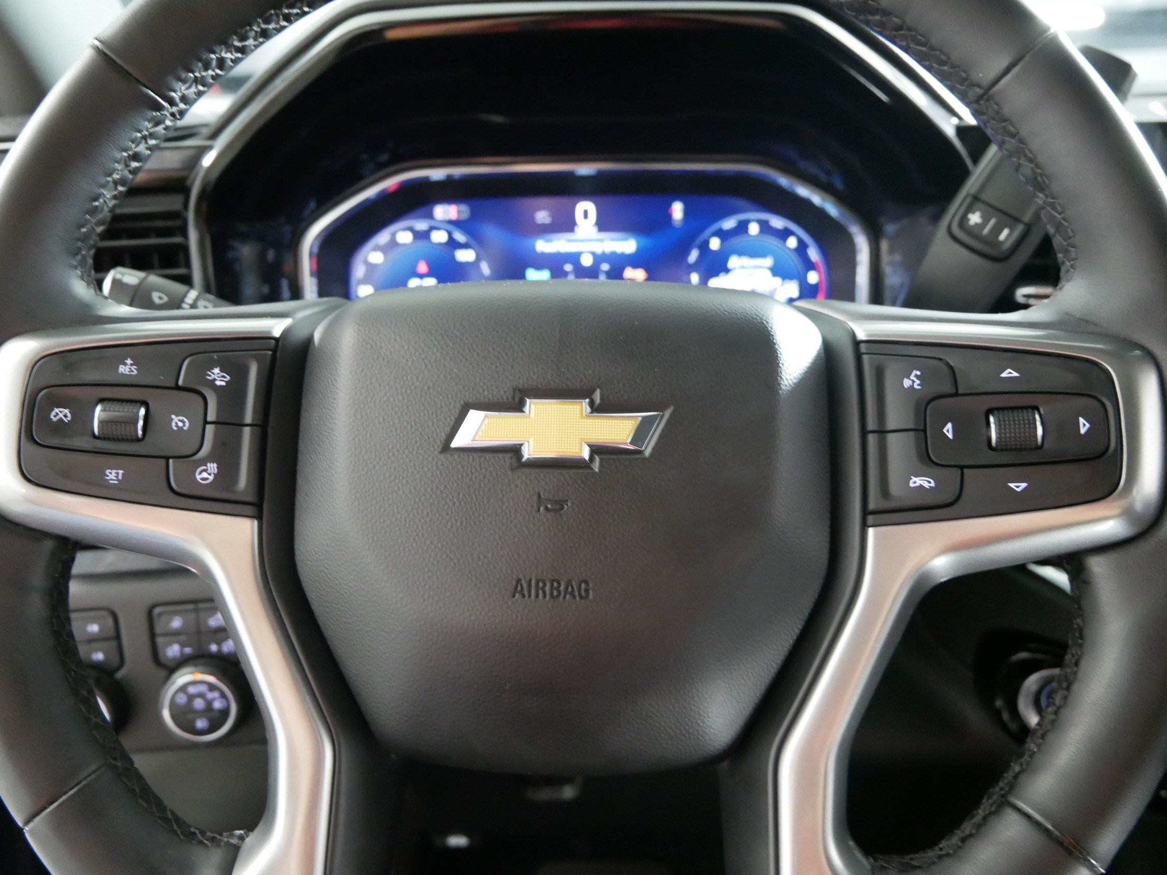 Used 2024 Chevrolet Silverado 3500 LTZ w/ LTZ Convenience Package AWD/4WD image 25